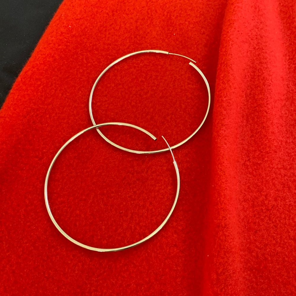 earring they are beautiful they are NOT gold by the way